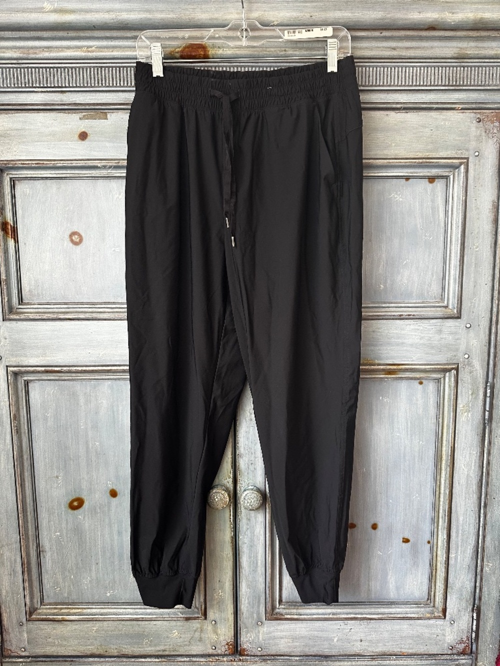 Old Navy Sleek Tech Pants in Black Size M